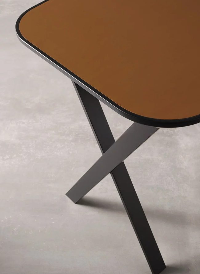 Burt writing desk 08-915x1245