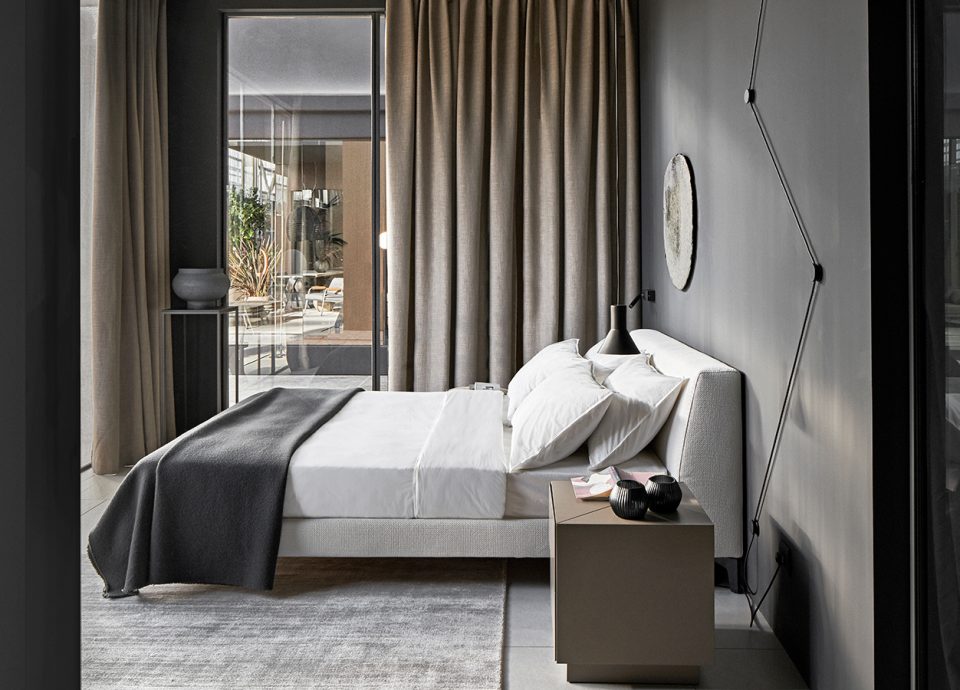 Louis-Up-Bed-setting-1350x900