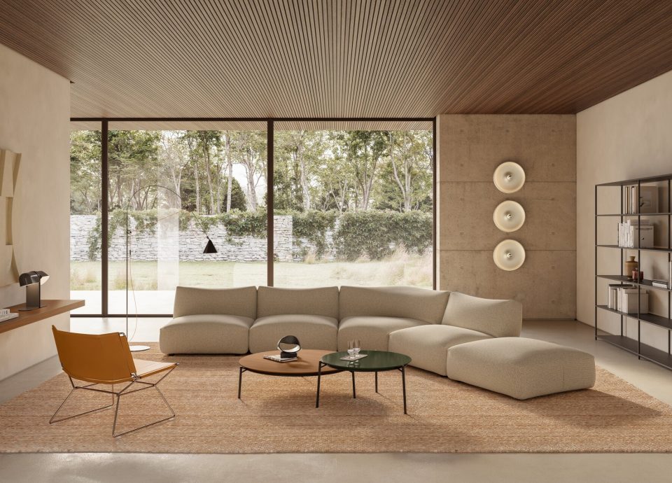 goom-cantle-low-table-neil-leather-armchair-minima30-link1-lifestyle-25-mdfitalia-02.64618e0c