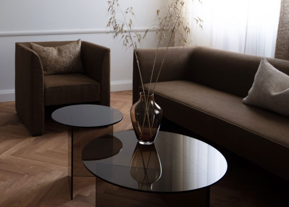 friendsfounders-FEMME-SOFA-ARMCHAIR-SHALLOW-sofa_armchair_02